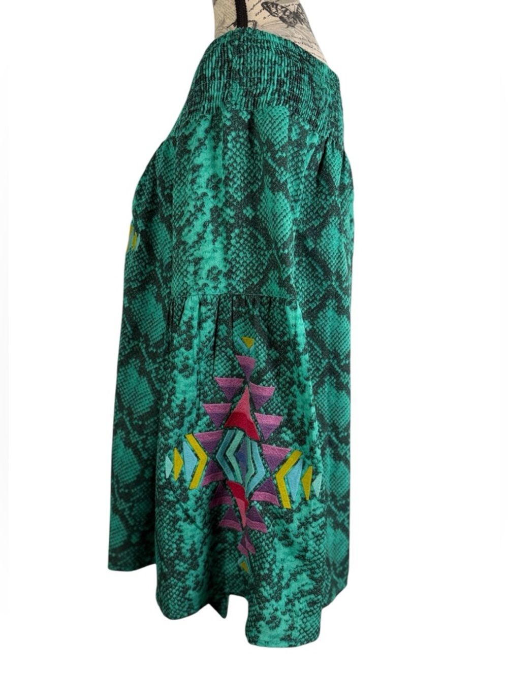 Judith March Green Off-Shoulder Embroidered Tunic - Picture 7 of 11